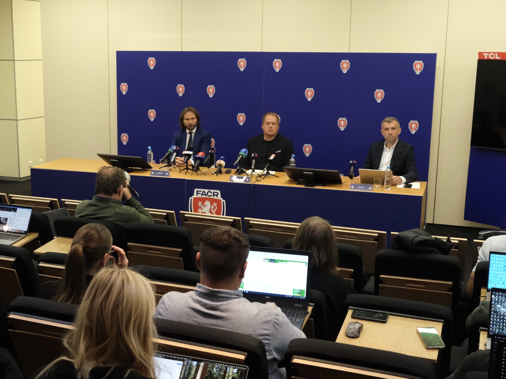 Výkonný výbor přijal návrh na odvolání hlavního trenéra národního týmu Ivana Haška